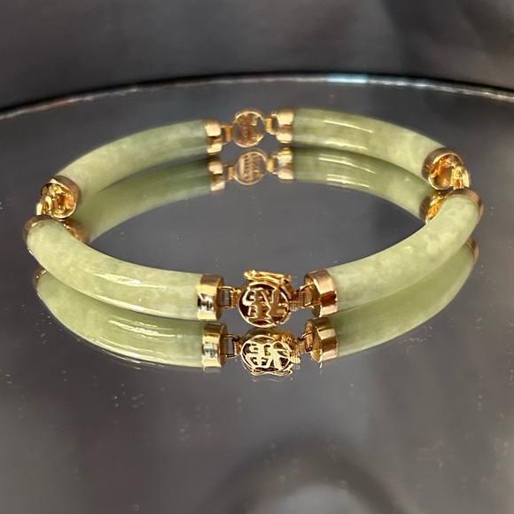 14k Solid Gold and Green Jade Bracelet - Picture 3 of 15